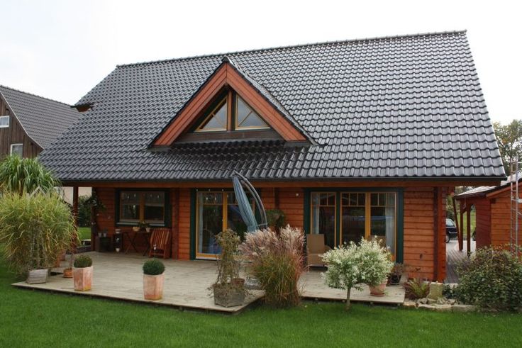 Tiling a Roof with Clay Tiles